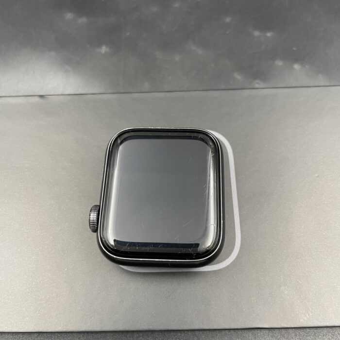 Apple Watch SE (Gen 1) 40MM Space Grey - Image 6