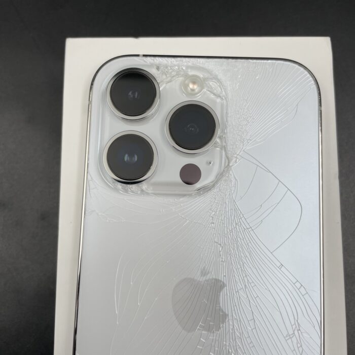 iPhone 14 Pro 256GB Silver (Cracked Back) - Image 8