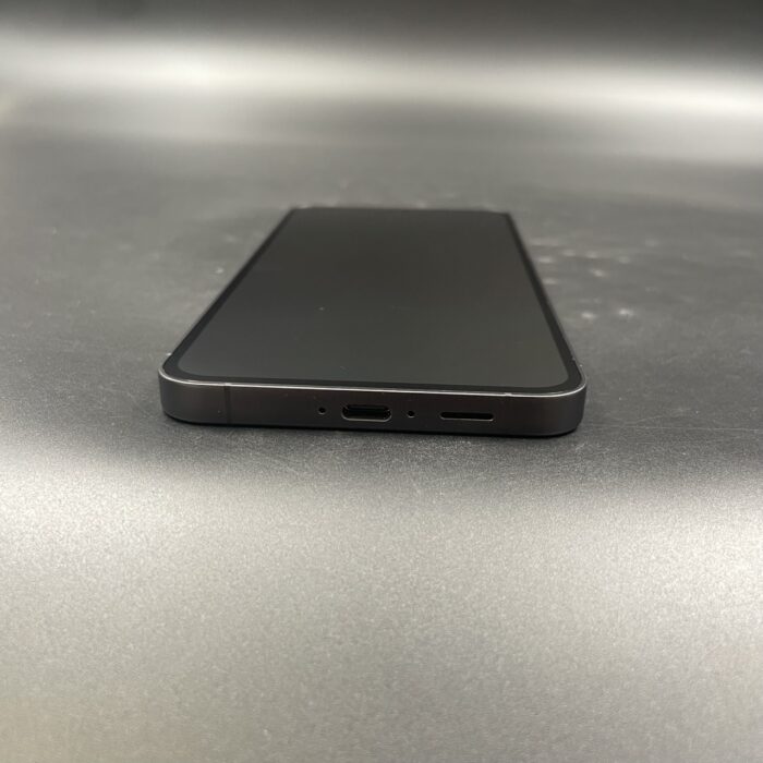 Samsung Galaxy S24 FE 256GB Black - Image 3