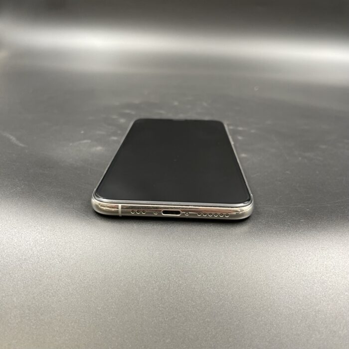 iPhone Xs 64GB Silver - Image 3