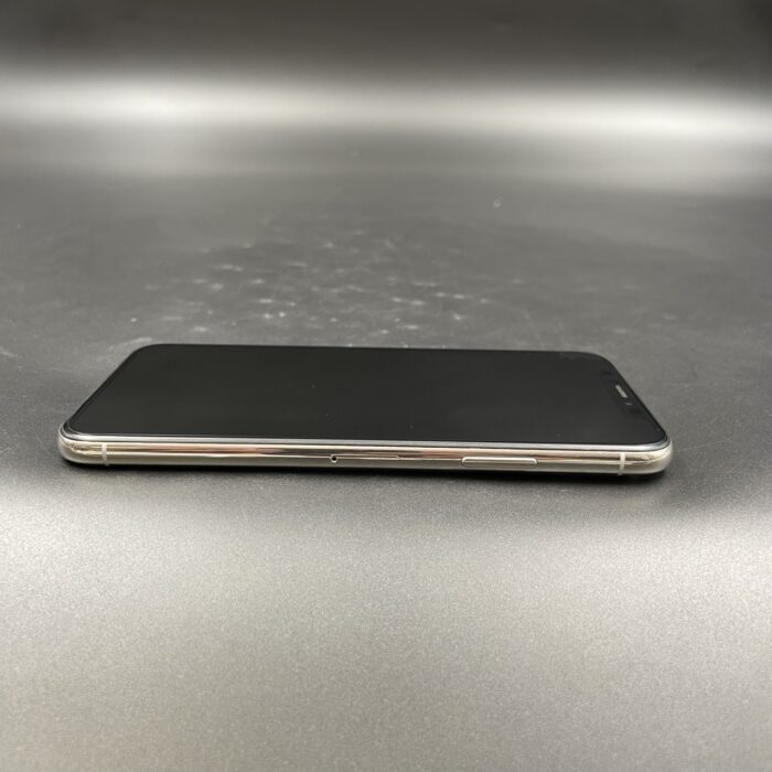 iPhone Xs 64GB Silver - Image 4