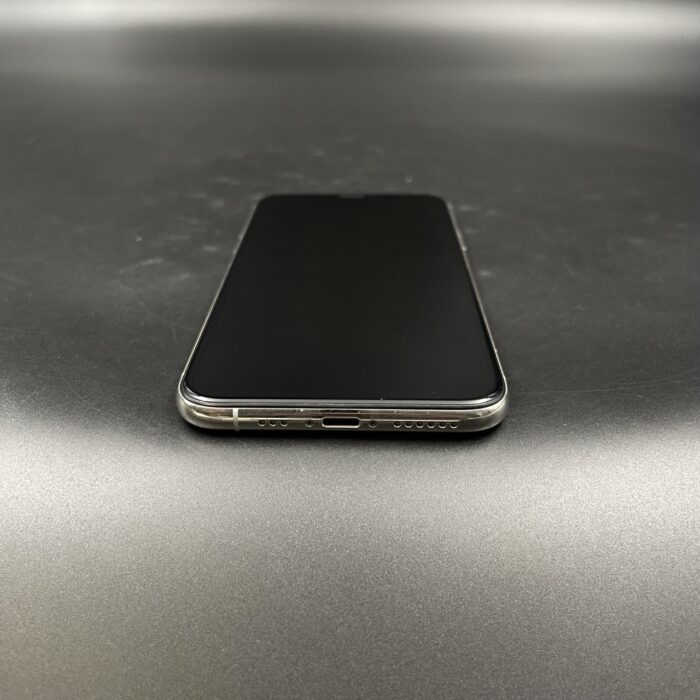 iPhone Xs 64GB Silver (LCD Has a Line) - Image 3