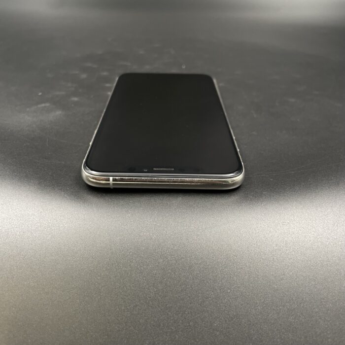 iPhone Xs 64GB Silver (LCD Has a Line) - Image 5