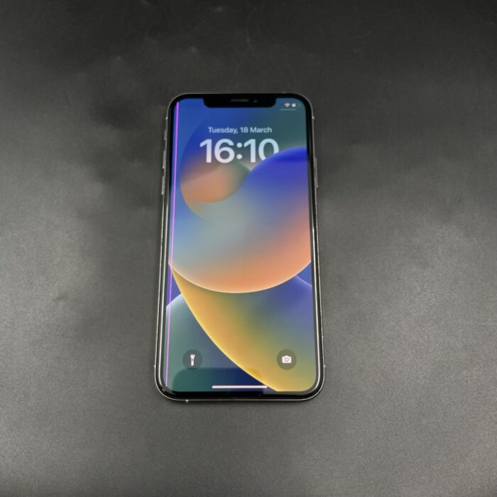 iPhone Xs 64GB Silver (LCD Has a Line) - Image 6