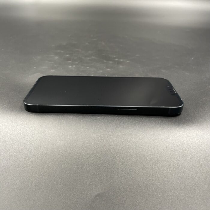 iPhone 13 128GB Midnight - Image 4