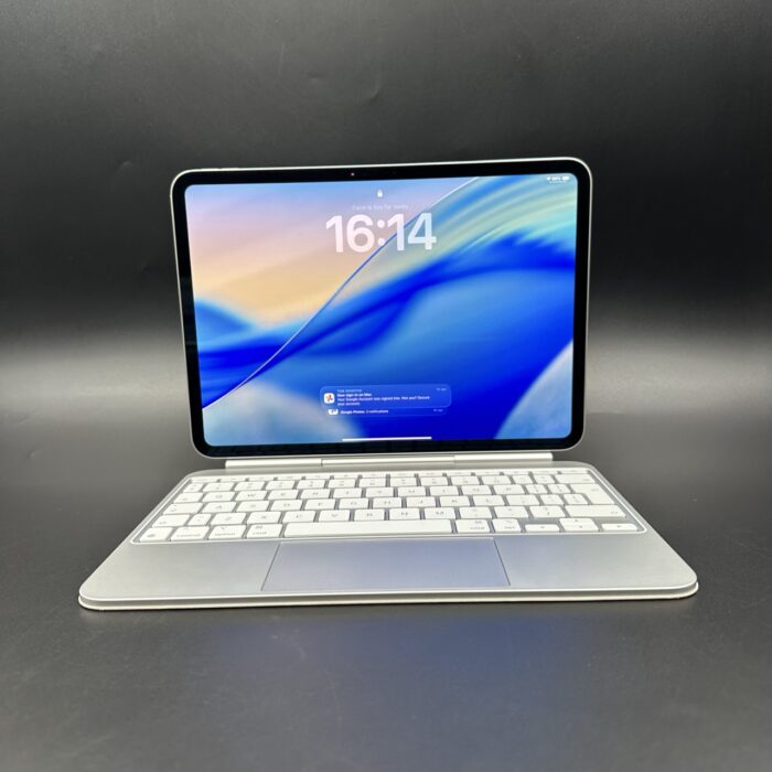 iPad Pro 11-Inch (M4) 256GB WIFI  Silver (Combo Deal) - Image 5