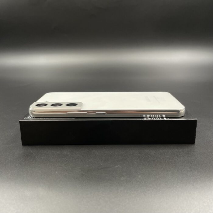Samsung Galaxy S22 256GB White (Has minor screen burn) - Image 3