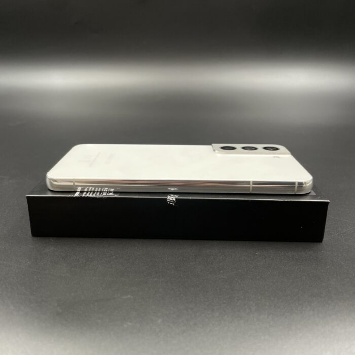 Samsung Galaxy S22 256GB White (Has minor screen burn) - Image 5