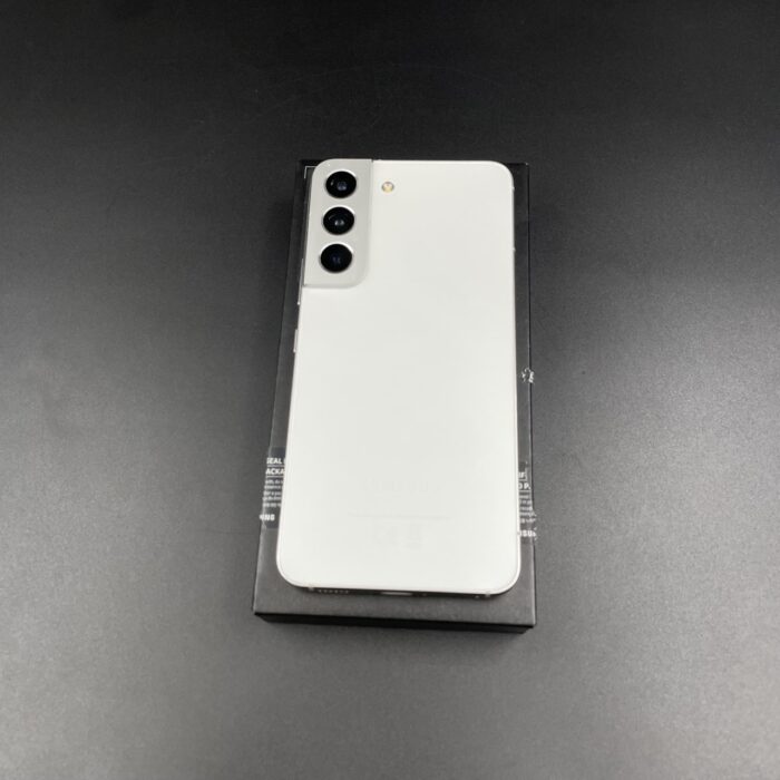 Samsung Galaxy S22 256GB White (Has minor screen burn) - Image 7