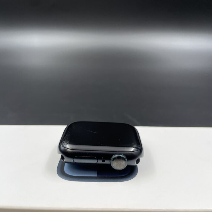 Apple Watch Series 7 41MM Midnight - Image 4