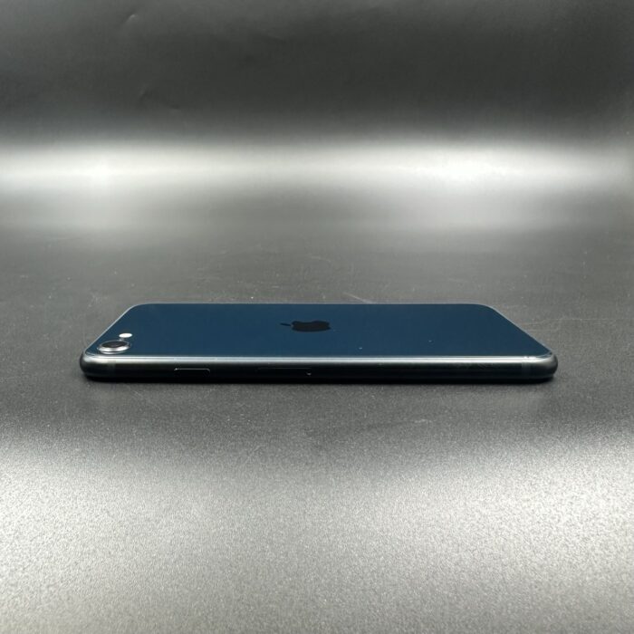 iPhone SE (3rd Generation) 64GB Midnight - Image 2