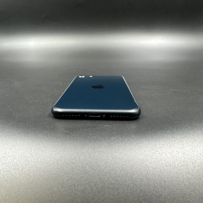 iPhone SE (3rd Generation) 64GB Midnight - Image 3