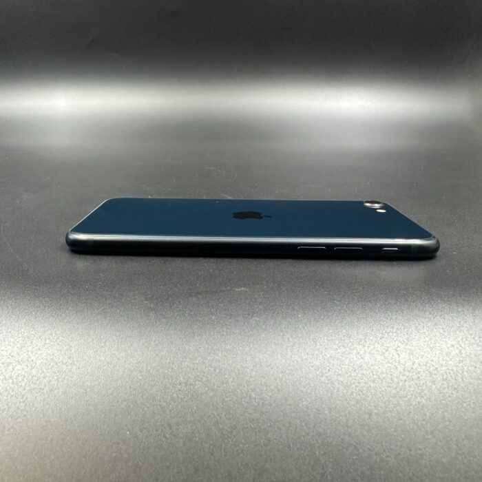 iPhone SE (3rd Generation) 64GB Midnight - Image 4