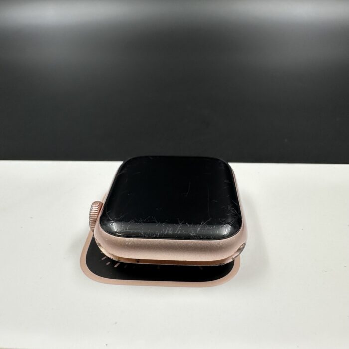 Apple watch Series 6 40MM Rose Gold - Image 5