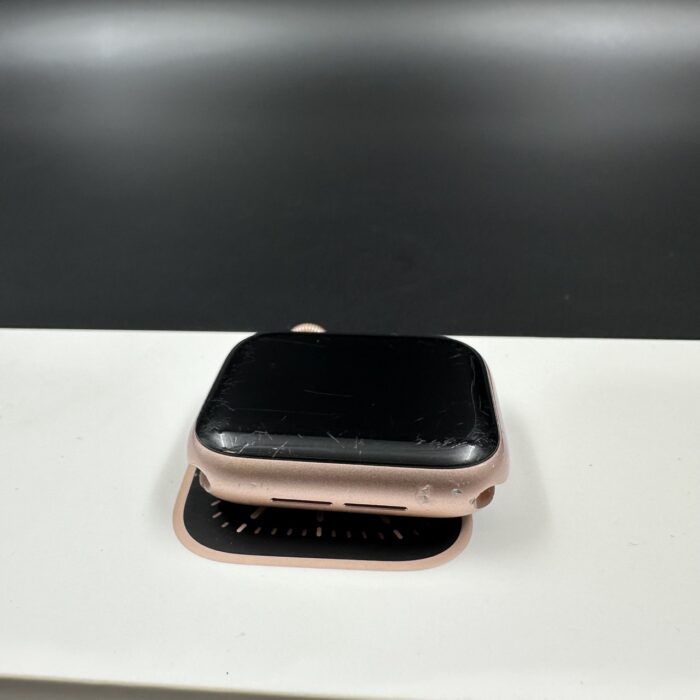 Apple watch Series 6 40MM Rose Gold - Image 6
