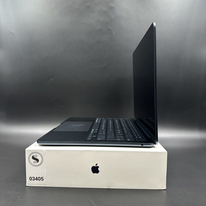 Macbook Air M2 13" 16GB Ram 256GB Midnight - Image 5