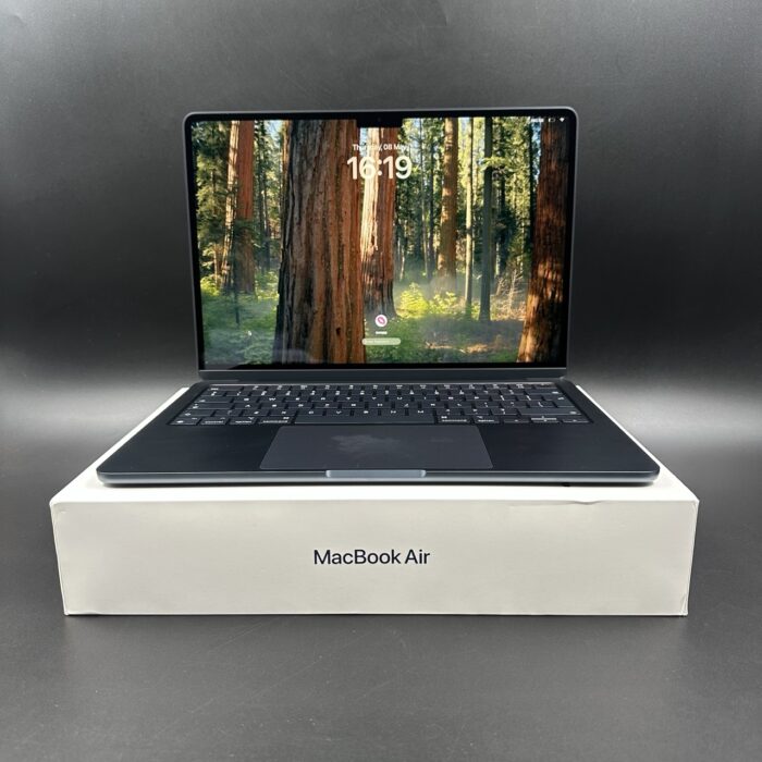Macbook Air M2 13" 16GB Ram 256GB Midnight - Image 7