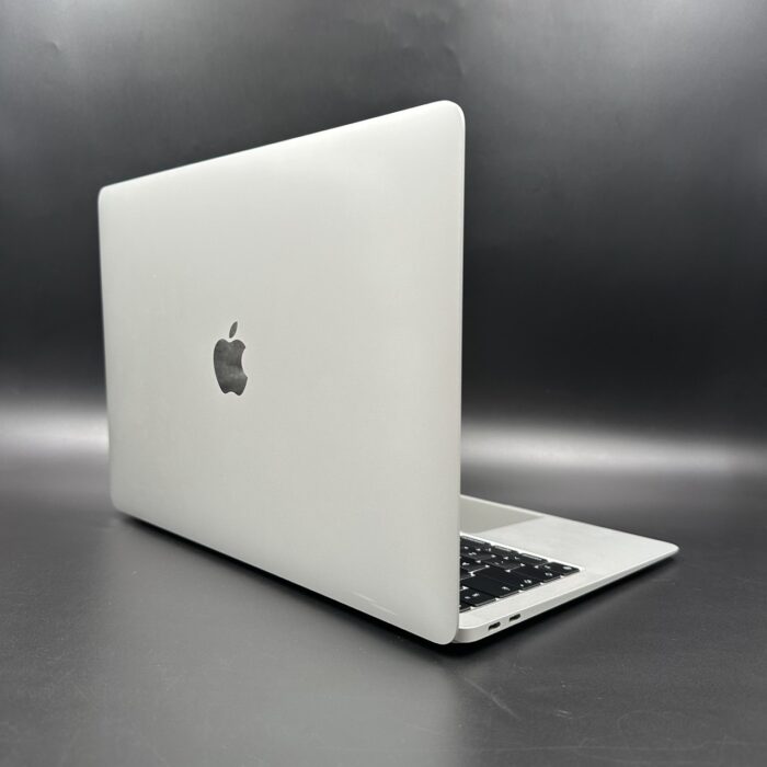 Macbook Air M1 256GB Silver - Image 2