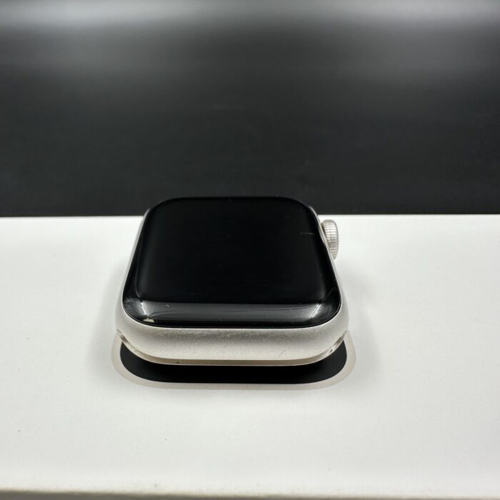 Apple Watch SE (Gen 2) 40MM GPS Starlight - Image 3