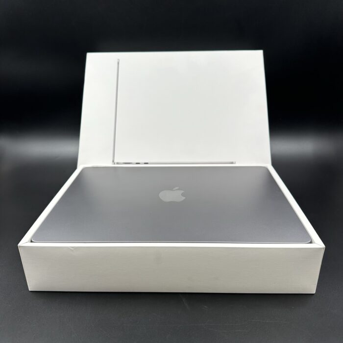Macbook Air M3 13" 8GB Ram 256GB Space Gray - Image 2