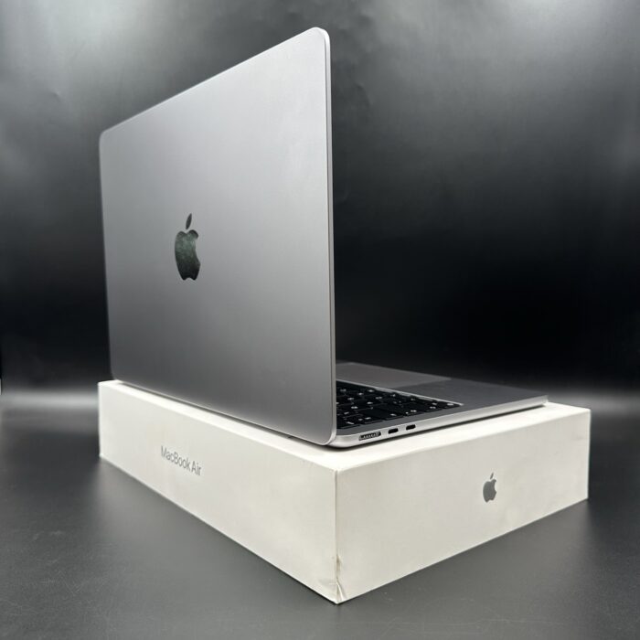 Macbook Air M3 13" 8GB Ram 256GB Space Gray - Image 3