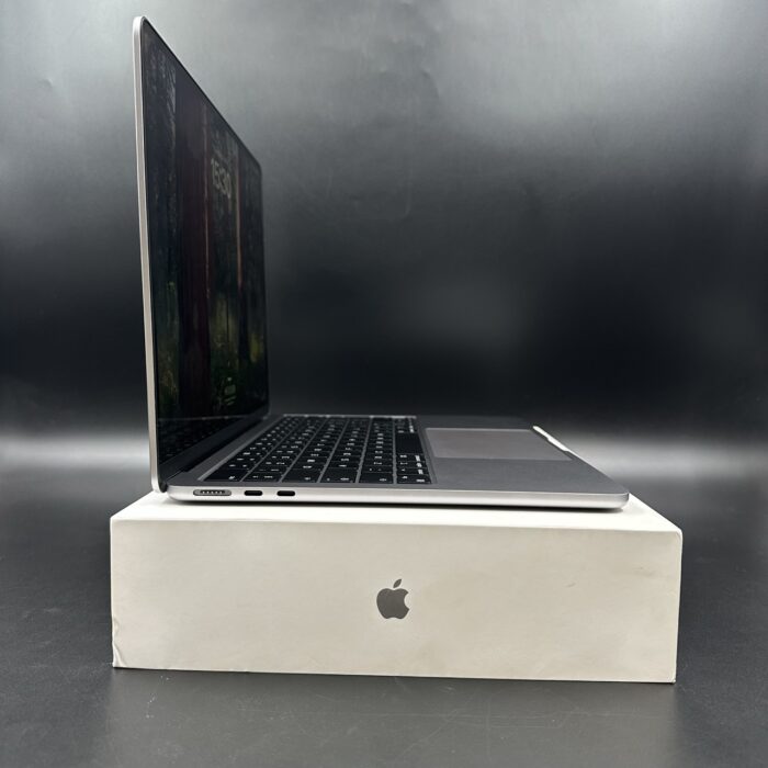 Macbook Air M3 13" 8GB Ram 256GB Space Gray - Image 4