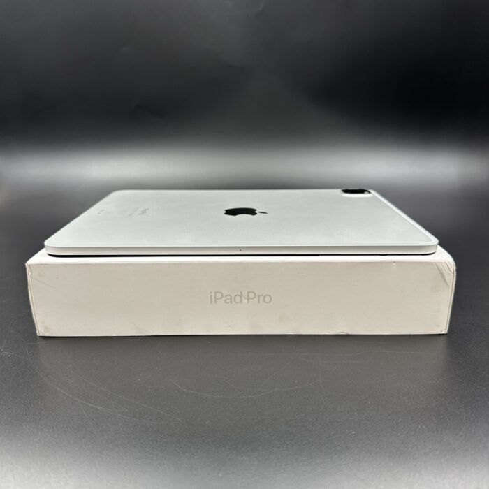 iPad Pro 11-inch M2 256GB (4th Generation) Wifi Silver - Image 5