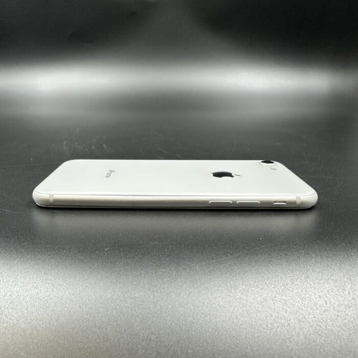iPhone 8 64GB Silver - Image 4