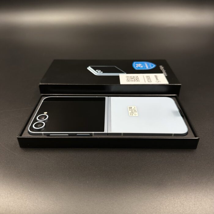 Samsung Galaxy Z Flip 6 256GB Blue - Image 2