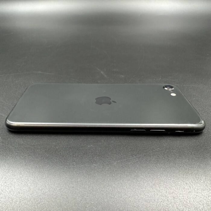 iPhone SE (2nd Generation) 64GB Black (Cracked Screen) - Image 3