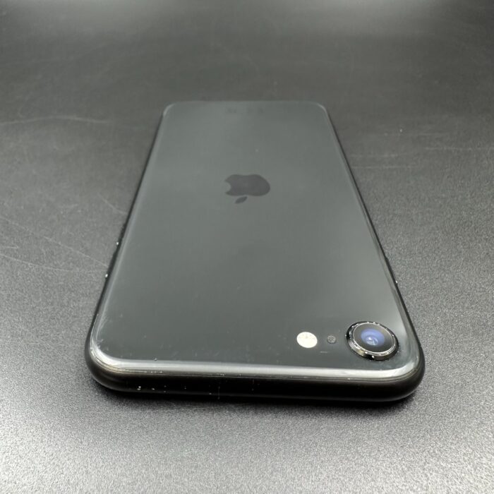 iPhone SE (2nd Generation) 64GB Black (Cracked Screen) - Image 4