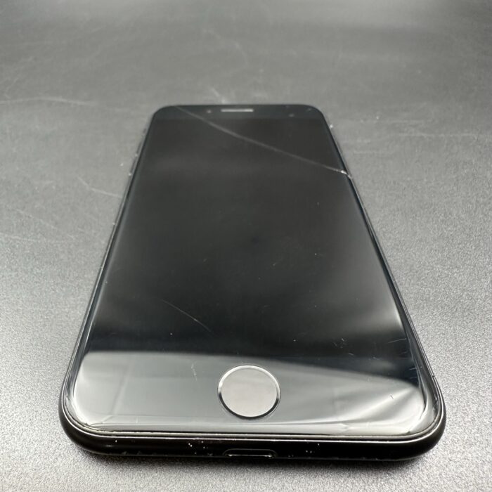 iPhone SE (2nd Generation) 64GB Black (Cracked Screen) - Image 5