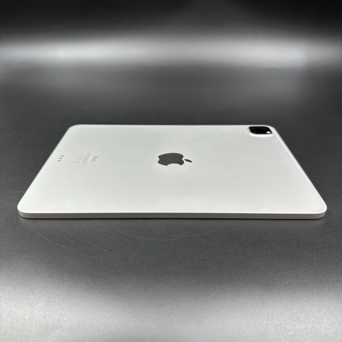 iPad Pro 11-inch 128GB (2nd Generation) Wifi Silver - Image 4