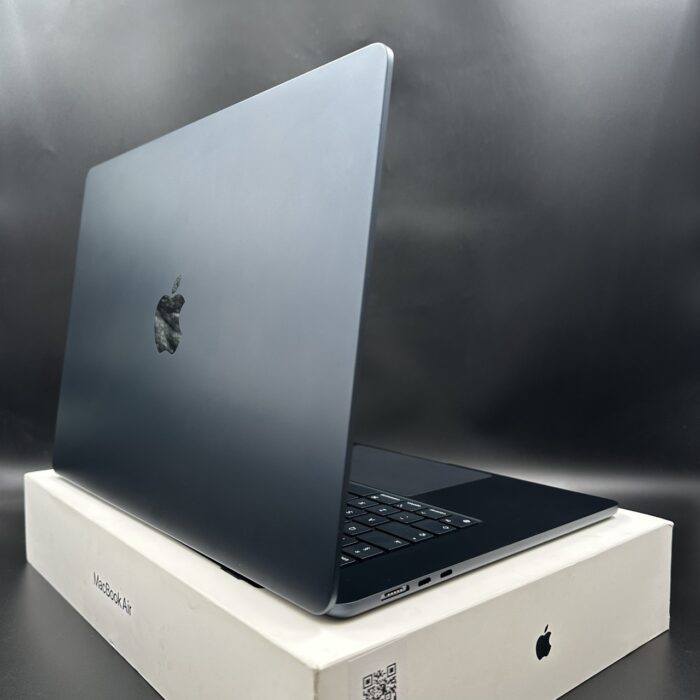 Macbook Air M3 15-inch 16GB 256GB Space Black - Image 2