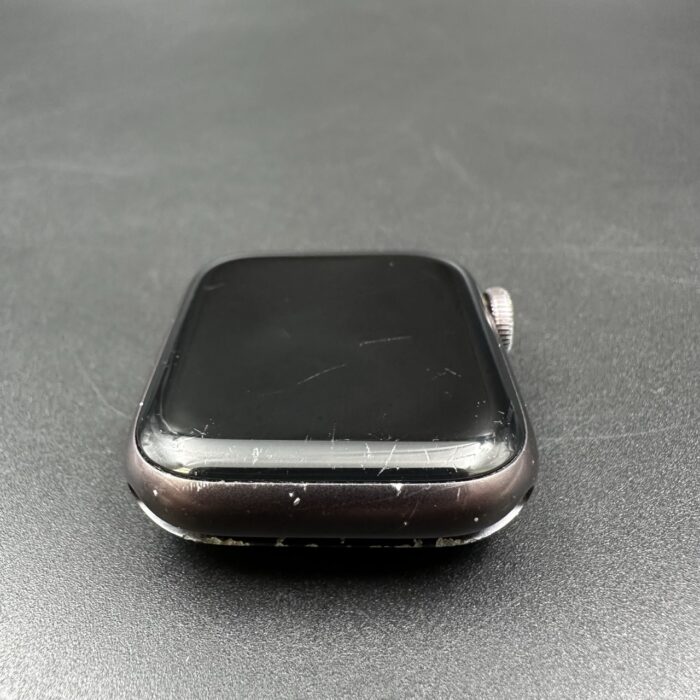 Apple Watch Series 6 40MM Space Grey - Image 3