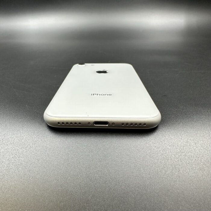 iPhone 8 64GB Silver - Image 3