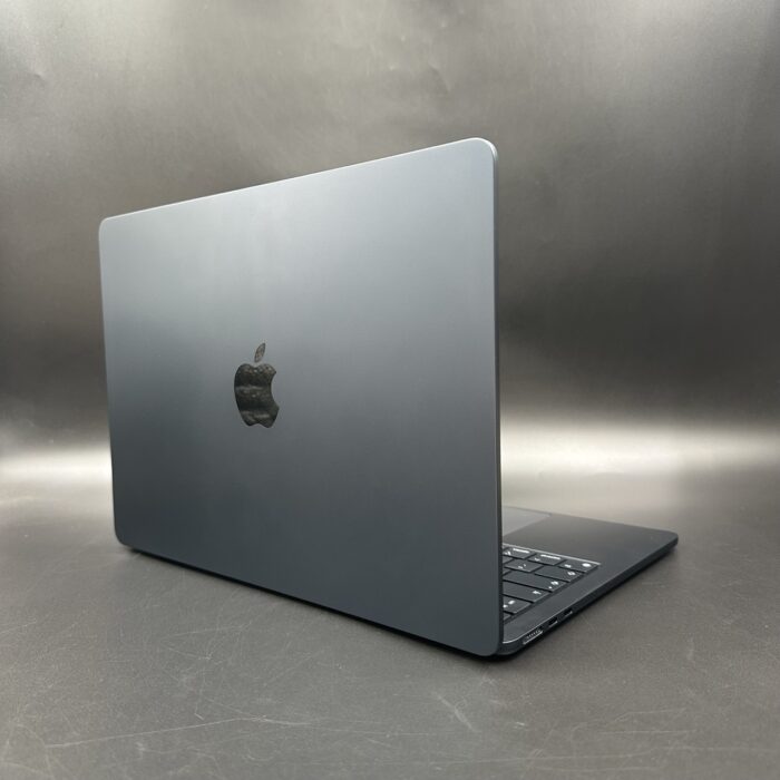 Macbook Air M2 13" 256GB Midnight - Image 2
