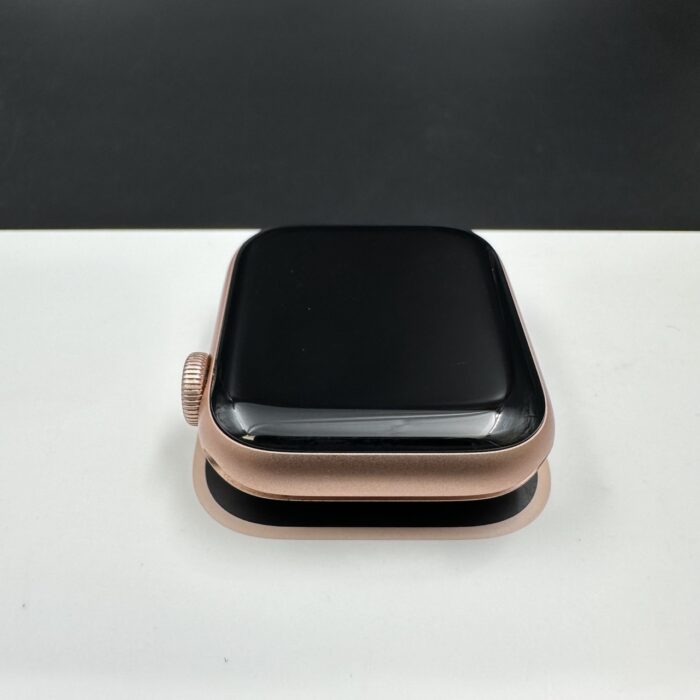 Apple watch Series 6 40MM Rose Gold - Image 5