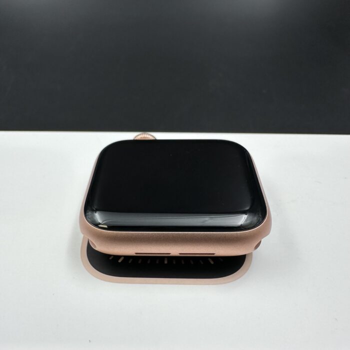 Apple watch Series 6 40MM Rose Gold - Image 6