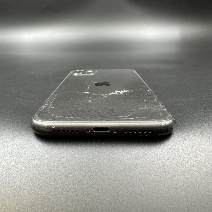 iPhone 11 64GB Black (Cracked Back) - Image 3
