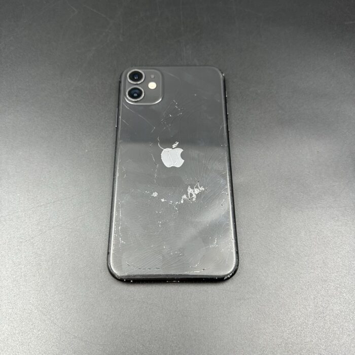 iPhone 11 64GB Black (Cracked Back) - Image 8