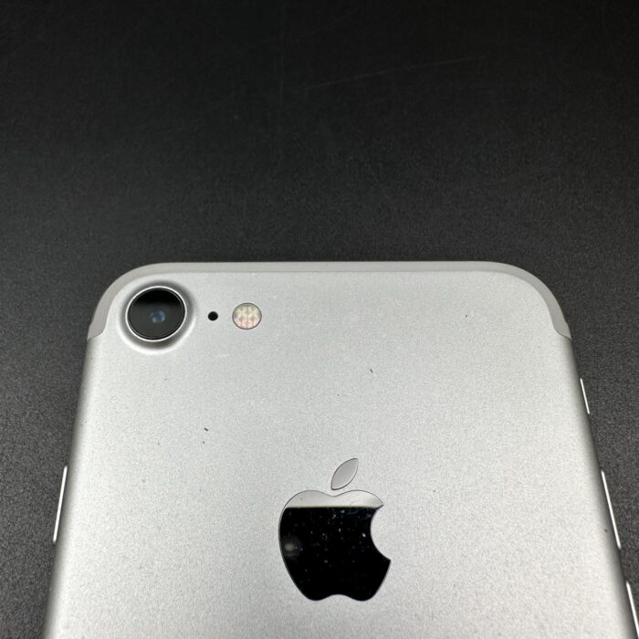 iPhone 7 128GB Silver - Image 6