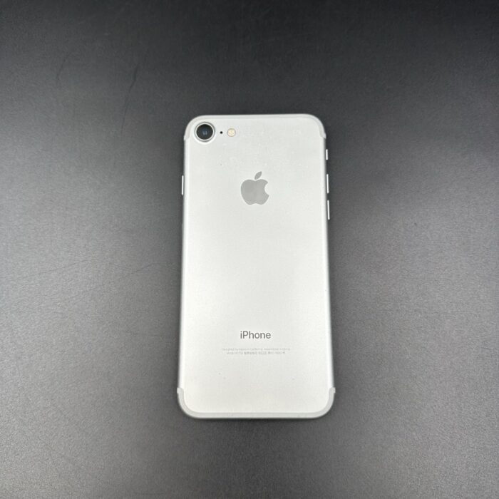iPhone 7 128GB Silver - Image 7