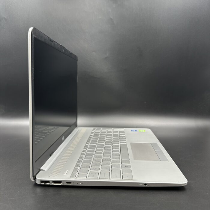 HP 15-dw3xxx 11th Gen Intel® Core™ i5 @2.40Ghz 8GB RAM and 1TB SSD Silver - Image 3