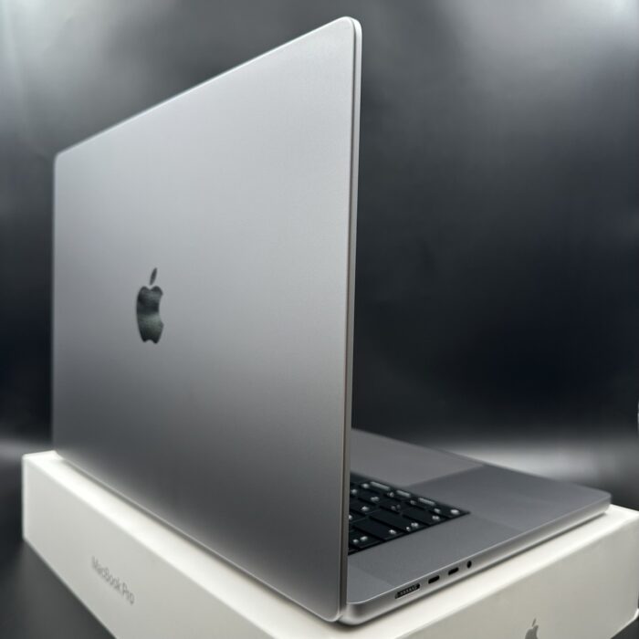 MacBook Pro 16" M2 Max 32GB Ram 1TB Space Grey - Image 2