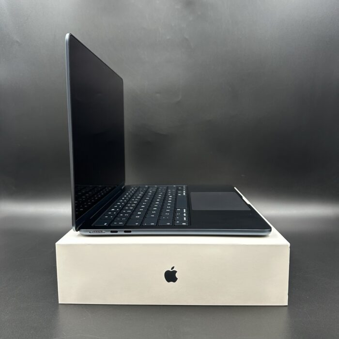 Macbook Air M3 13” 16GB Ram 256GB Space Black - Image 4