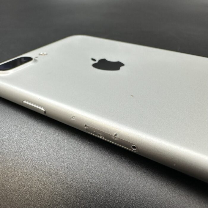 iPhone 7 Plus 128GB Silver - Image 3