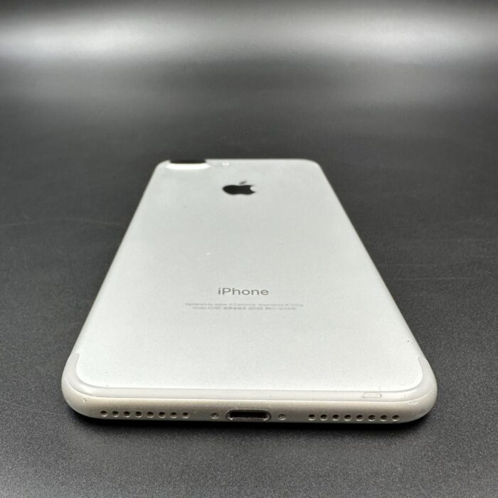 iPhone 7 Plus 128GB Silver - Image 4