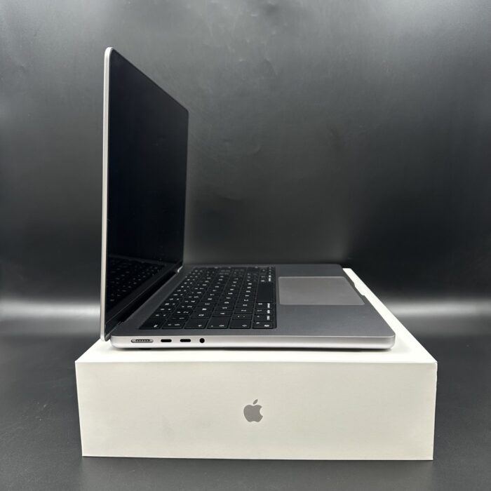 Macbook Pro 14" M3 | 8GB | 512GB | Space Grey - Image 4