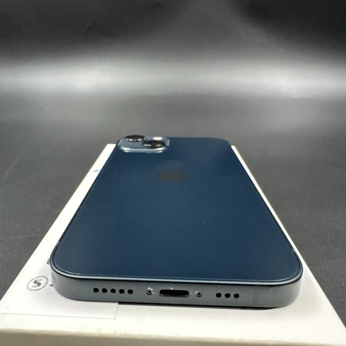 iPhone 13 128GB Midnight - Image 4